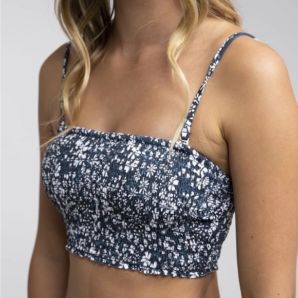 RHYTHM - FIELDS SMOCKED LONGLINE BANDEAU TOP AND BOTTOM BIKINI - Picture 4 of 8